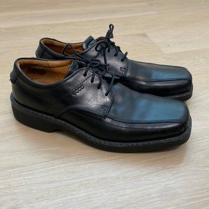 Men’s Ecco Black Box Toe Shoe size 40
